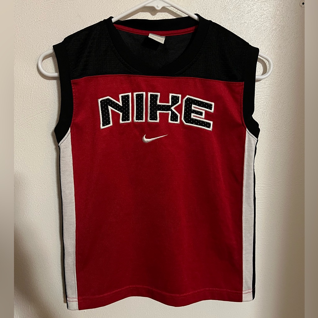 Nike Classic Vintage 00's Athletic Athleisure Jersey Red White Black Boy's Sz 7